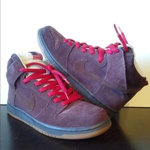 Nike SB Dunk High Pro Budweiser